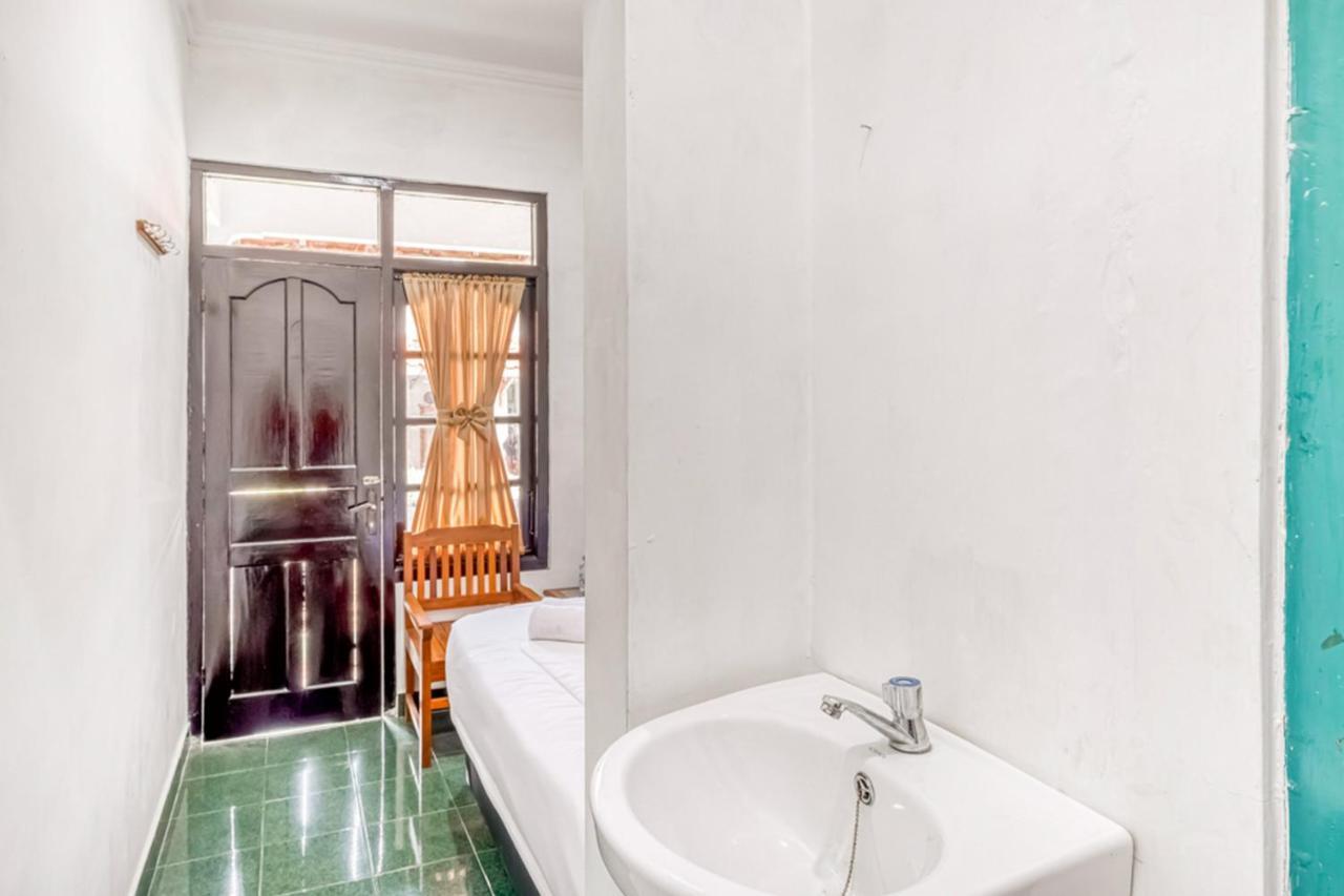 Reddoorz Near Wisata Pantai Parangtritis Kretek Екстер'єр фото